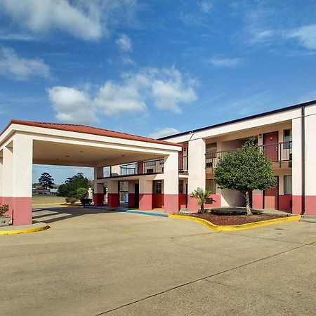 Econo Lodge Inn & Suites Forest Екстериор снимка