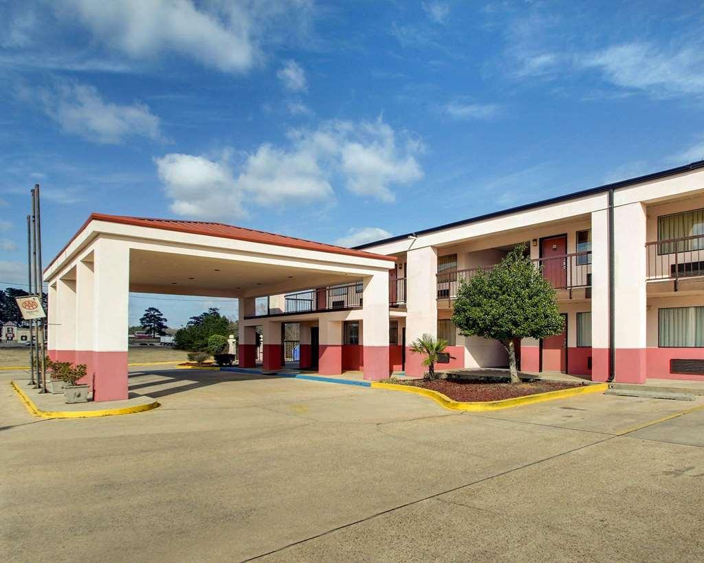 Econo Lodge Inn & Suites Forest Екстериор снимка